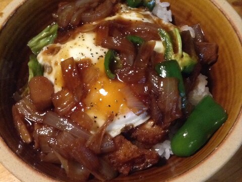 洋食屋のデミグラスソースのカツ丼